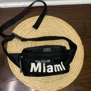 Robin Ruth Minimalist Funky Y2k Vibe All Time Funny Pack Crossbody Bag